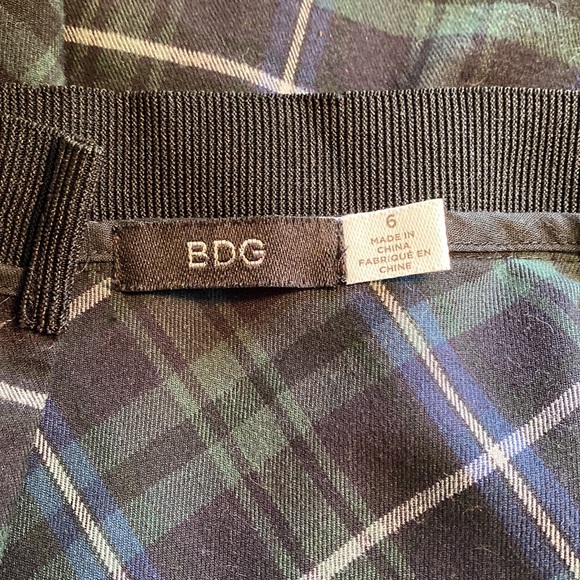 BDG Size 6 Plaid Skater Skirt - Picture 4 of 4